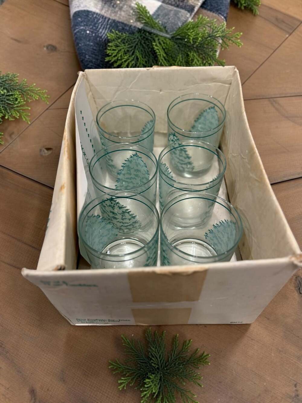 Avon Christmas Magic Glasses Set of 8 Original Box Christmas Tree Tumblers